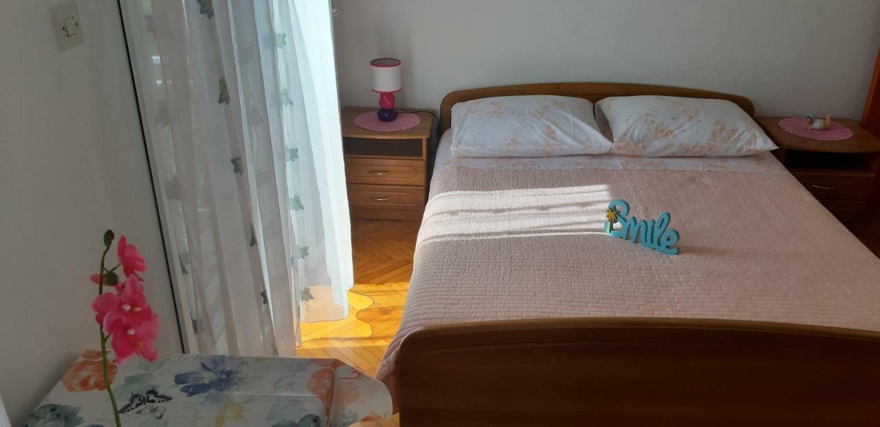 Apartman Lorena Stari Grad  Luaran gambar